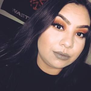 Meet your Posher, Evelyn